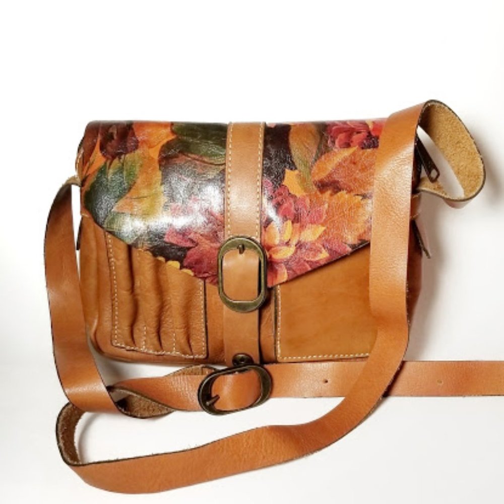 PATRICIA NASH “PRAGA” LEATHER CROSSBODY BAG